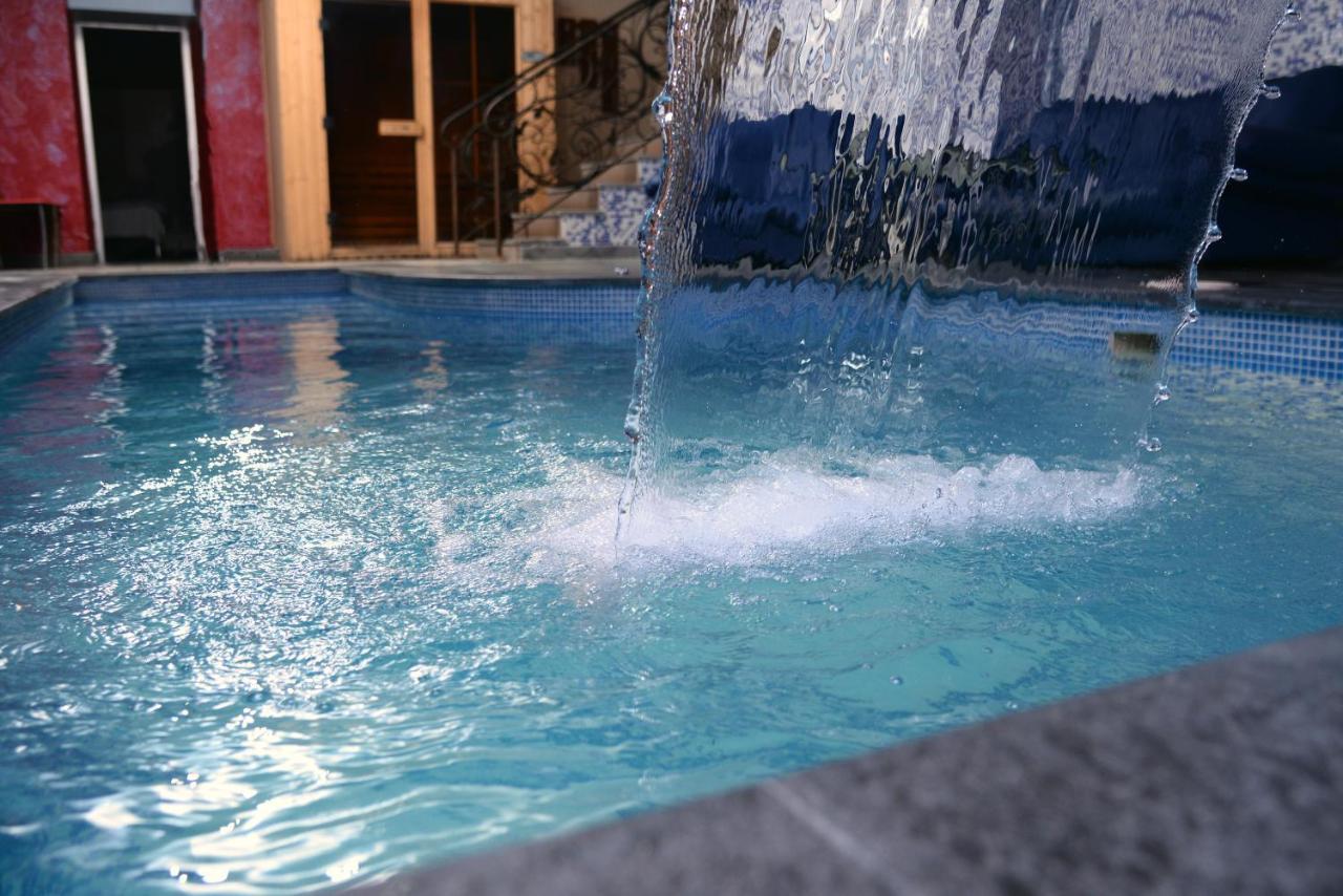 Royal Plus Hotel Yerevan Exterior photo